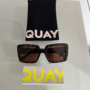 QUAY TOTAL VIBE Tortoise Square Sunglasses